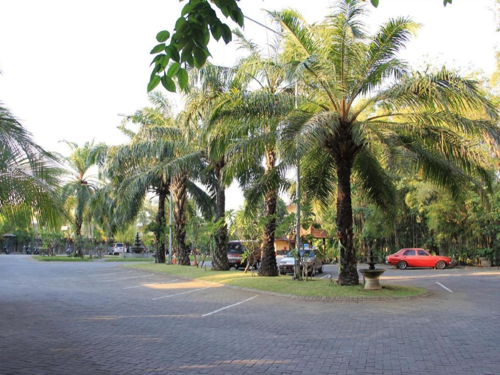 Narita Classic Hotel Surabaya Exterior foto