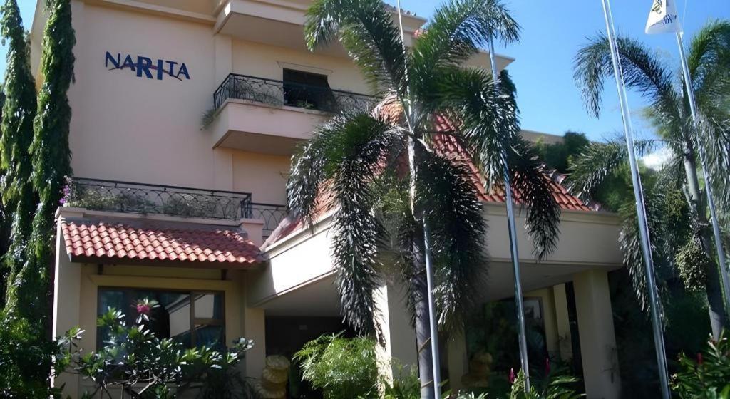 Narita Classic Hotel Surabaya Exterior foto