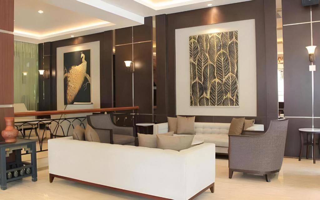 Narita Classic Hotel Surabaya Exterior foto